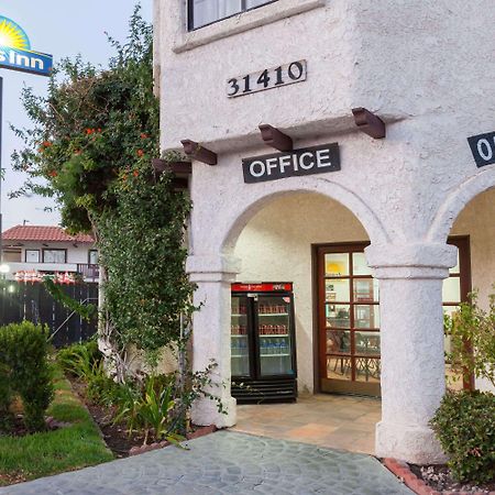 Days Inn By Wyndham Castaic Six Flags Magic Mountain Exterior foto