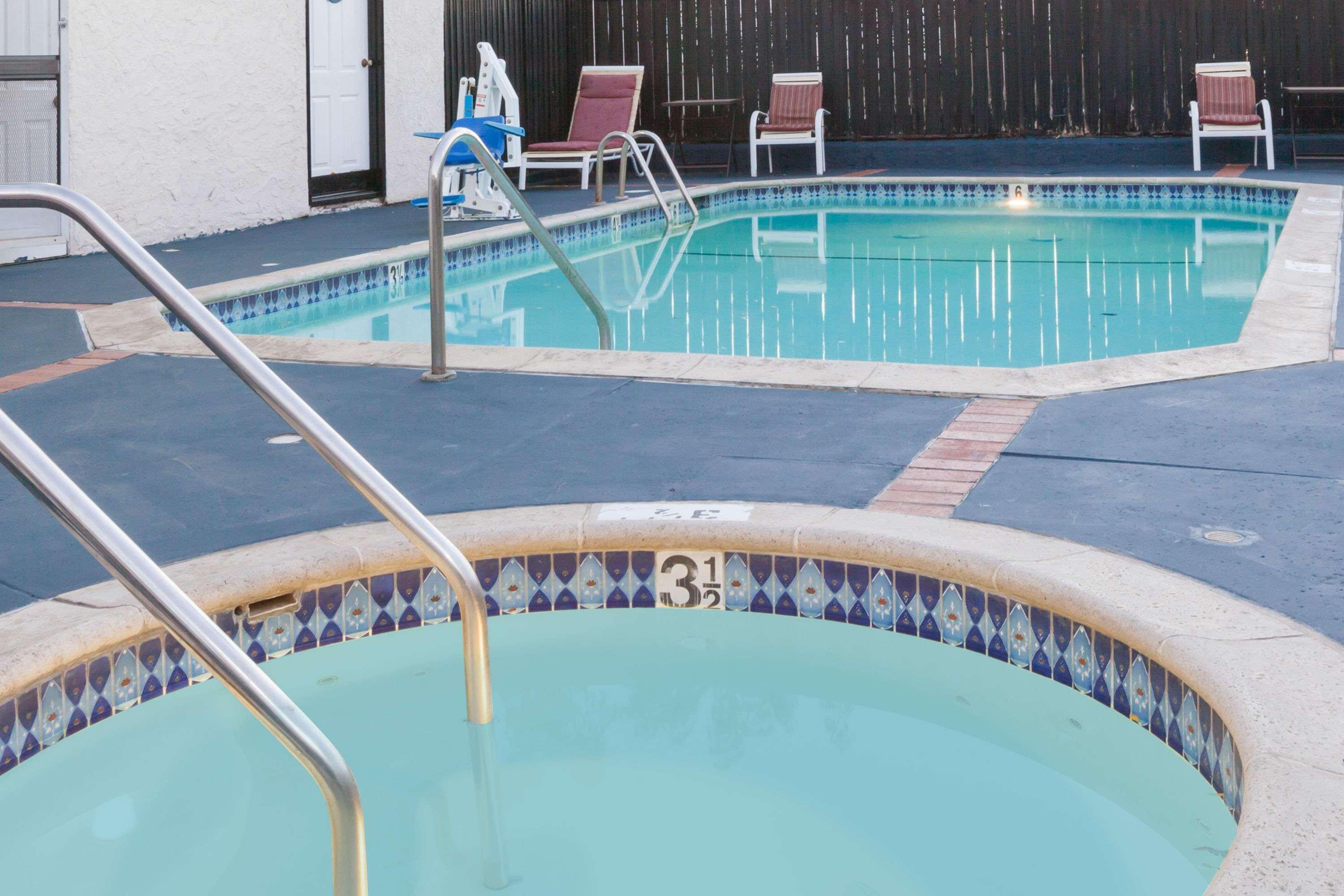 Days Inn By Wyndham Castaic Six Flags Magic Mountain Exterior foto