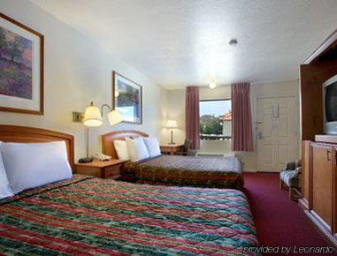Days Inn By Wyndham Castaic Six Flags Magic Mountain Quarto foto