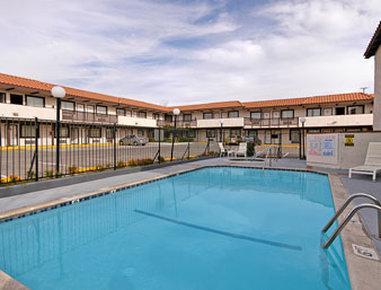 Days Inn By Wyndham Castaic Six Flags Magic Mountain Exterior foto